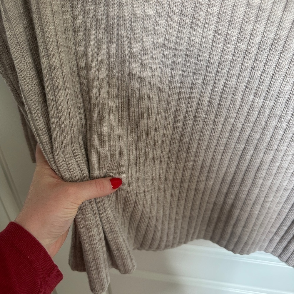 Eileen Fisher Ribbed Knit Sweater in Beige 100% Fine Wool - Picture 3 of 7